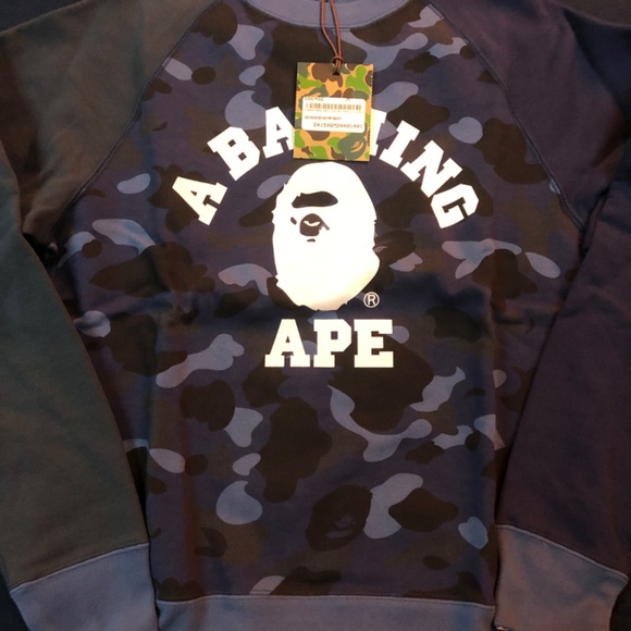Bape A Bathing Ape Crewneck Sweater Size Medium NWT Blue Camo - Picture 3 of 8